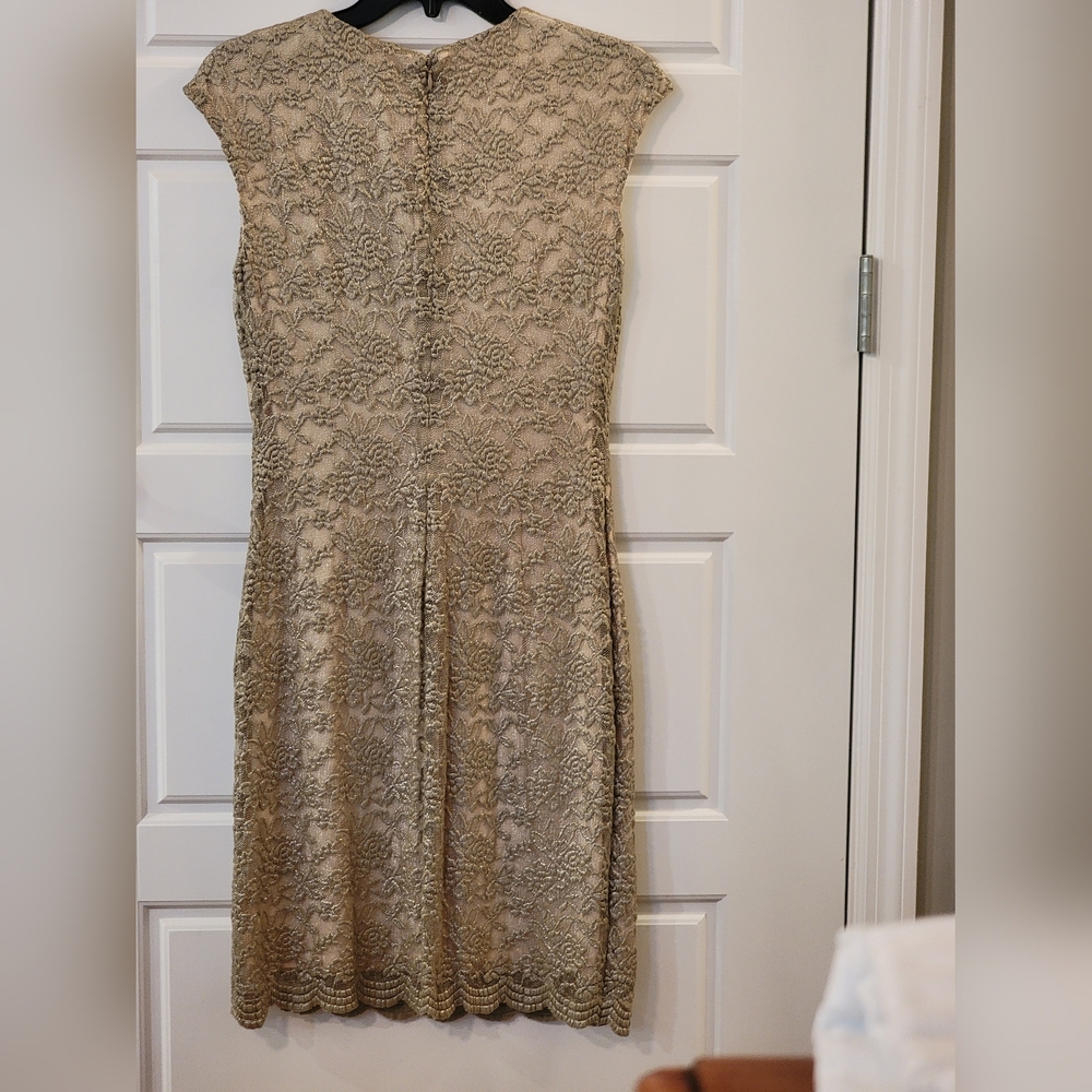 NWT Lauren Ralph Lauren Gold Lace Cap-Sleeve Sheath Dress Size 6 - Picture 11 of 12